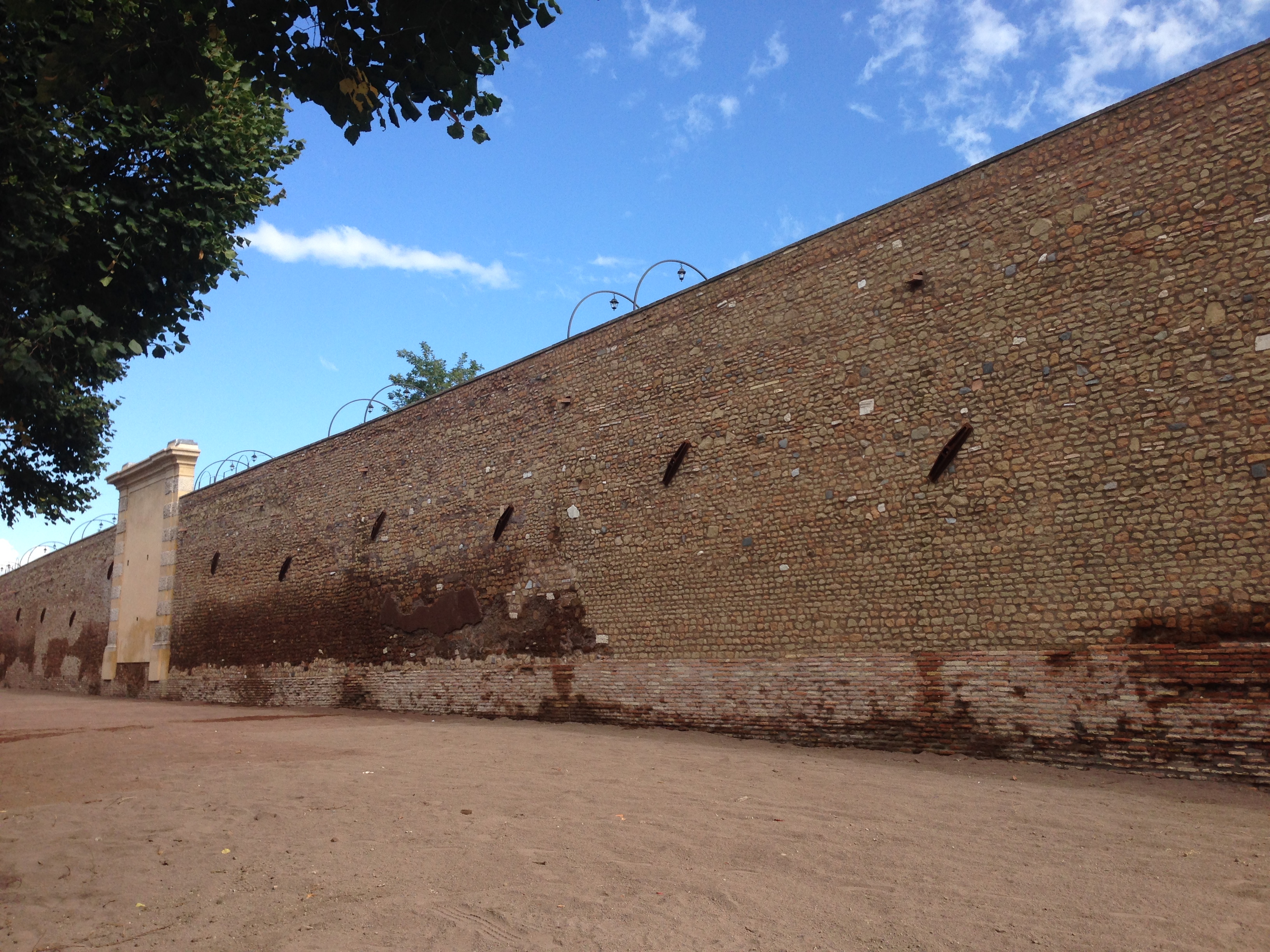 Le Mura di Roma come esempio di Resilienza Urbana. (tratto viale Pretoriano angolo via dei Ramni)